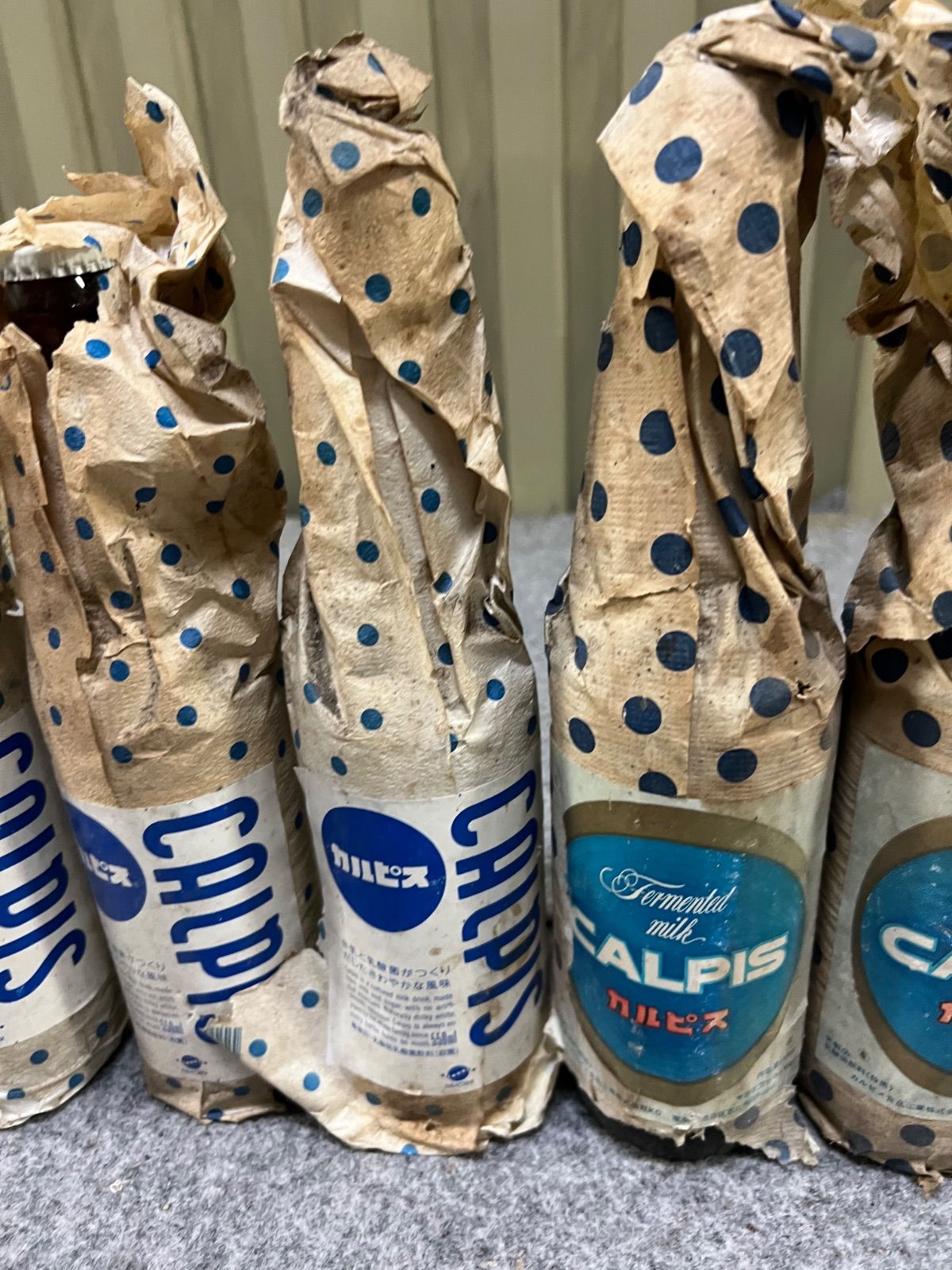 ⭐︎ 昭和 レトロ カルピス 6本 2種 未開封 原液 古瓶 まとめ - メルカリ