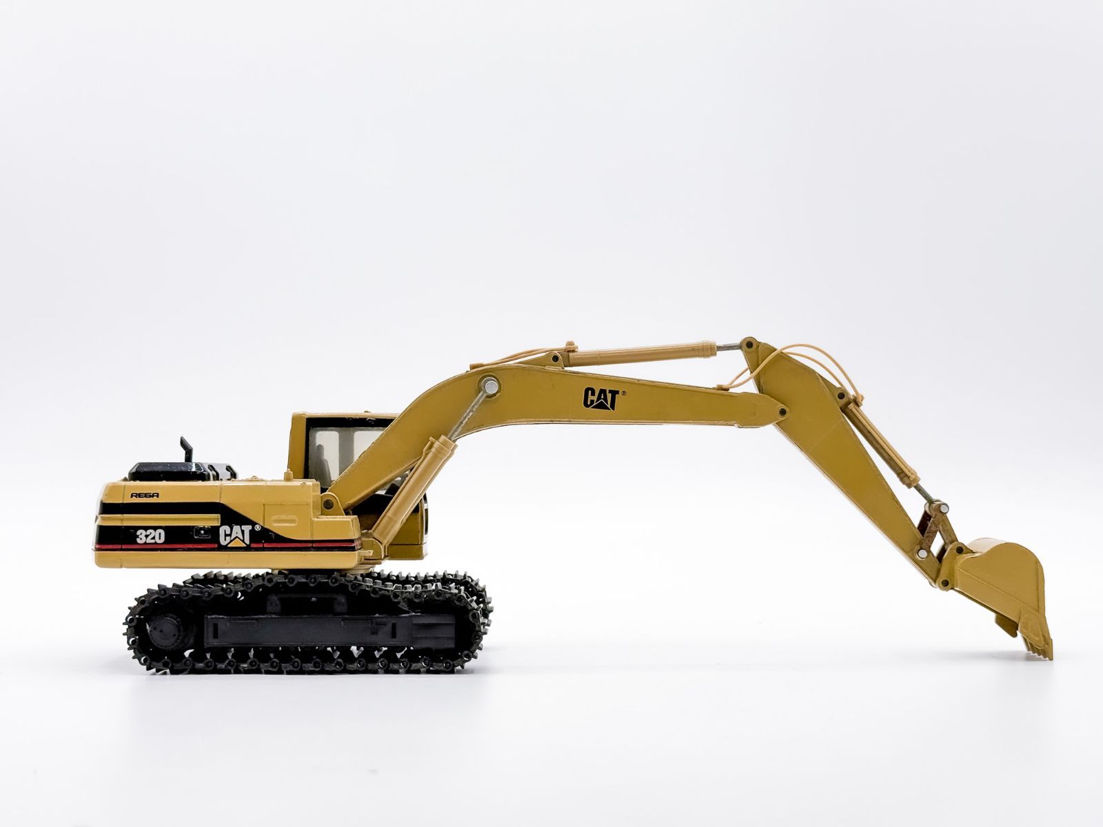 希少！Caterpillar 320 油圧ショベル ミニチュア建機 1/40スケール