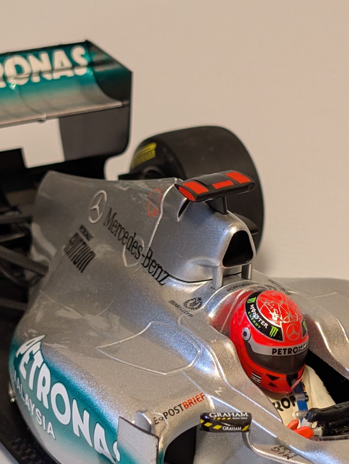 1/18 ミニチャンプス メルセデスGP W02 ミハエル・シューマッハ - メルカリ