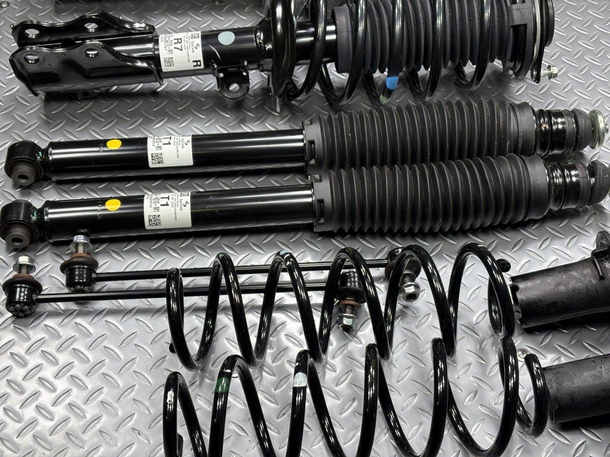 送料無料【新車外し】RC1/RC2/RC4 ホンダ オデッセイ 純正サスキット