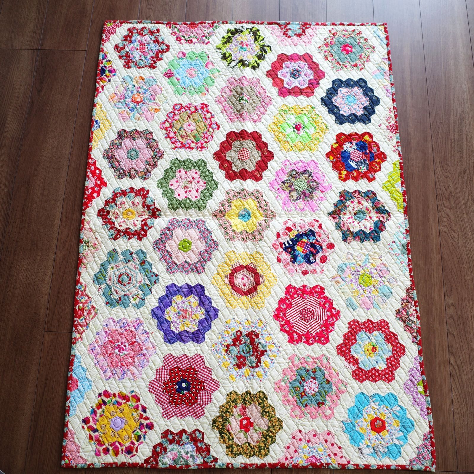 ☆ハンドメイドパッチワークキルト☆ヘキサゴン☆六角形☆ベットカバー