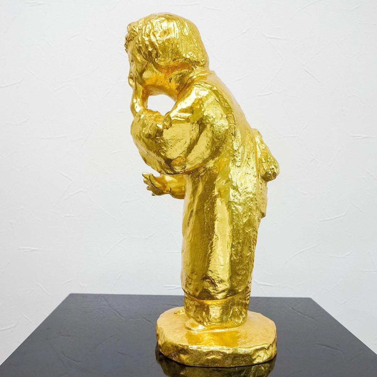 彫刻 北村西望 「喜ぶ少女」 ブロンズ像 銅製 金箔仕上げ 高さ28cm 桐