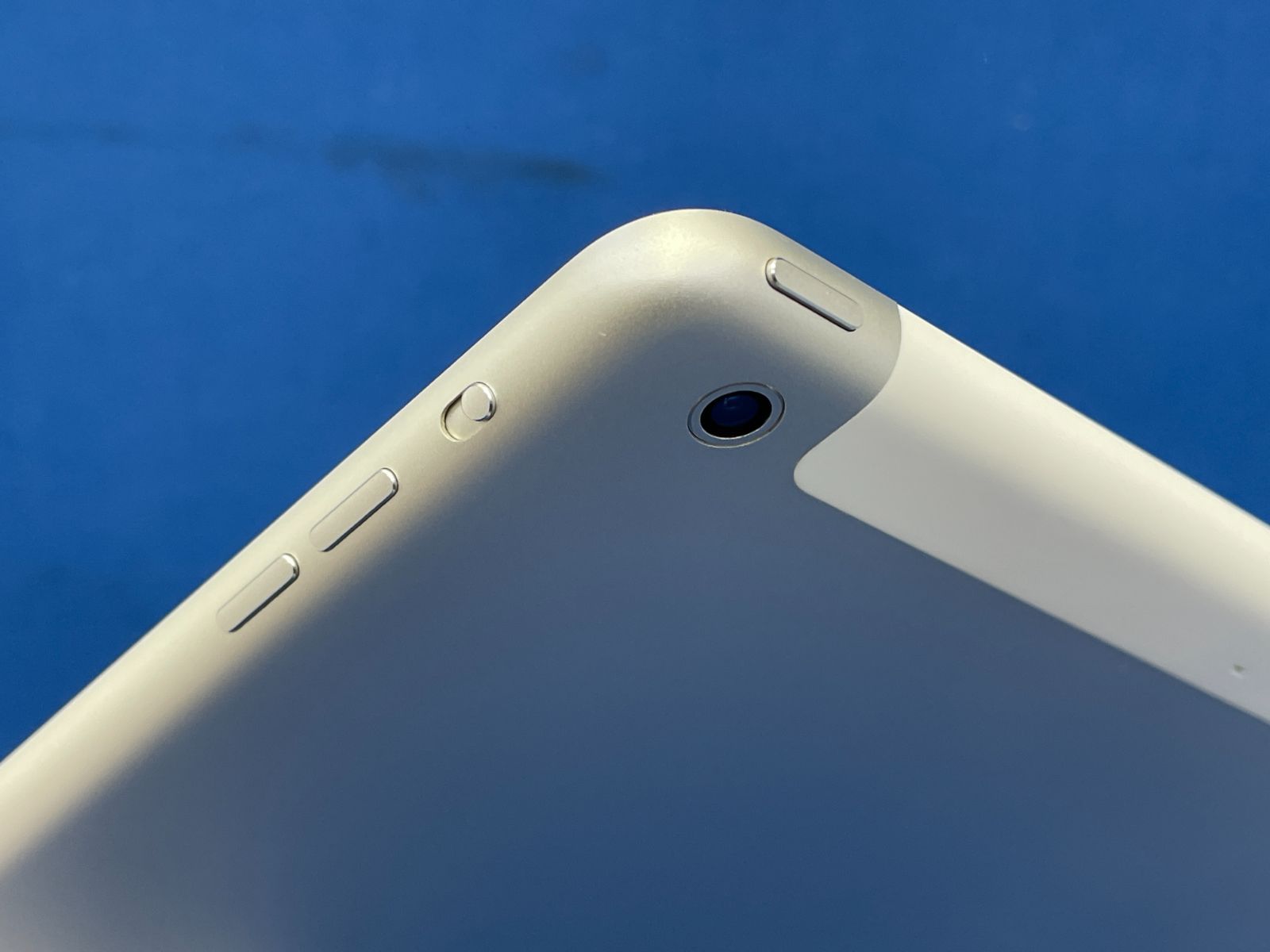 美品】iPad Air2 32GB シルバー オマケ付 iPad Air2 64GB Wi-Fi