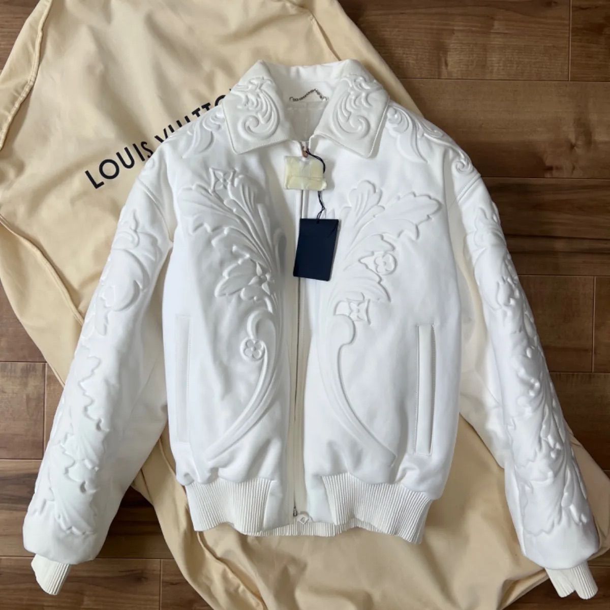 ルイヴィトン 23SS オーナメントレザーブルゾン サイズ46 - メルカリ