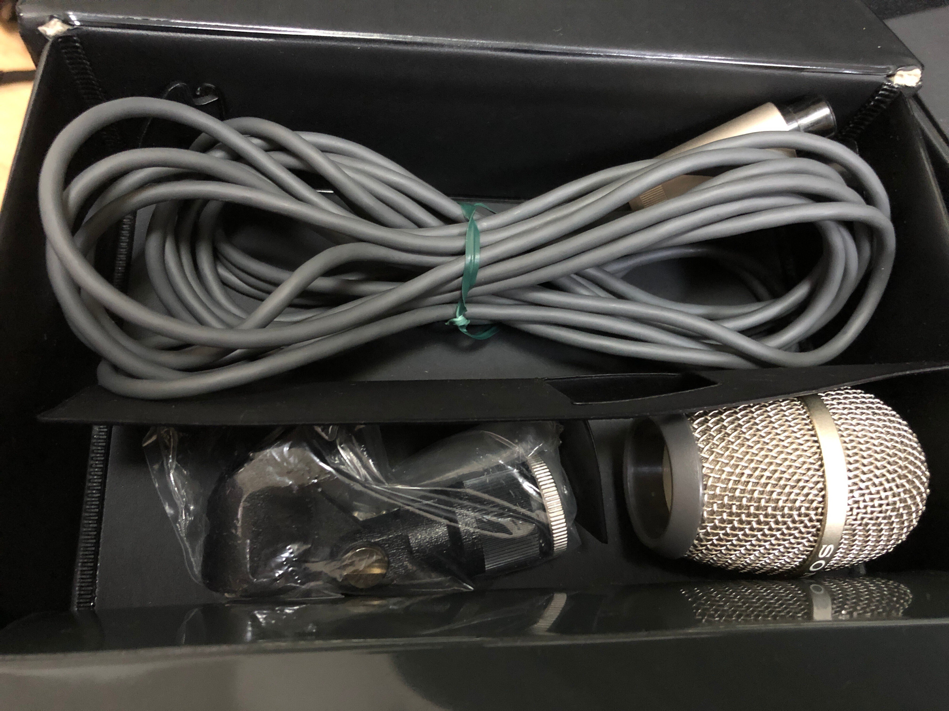 レトロなコンデンサーマイク｜nakajima