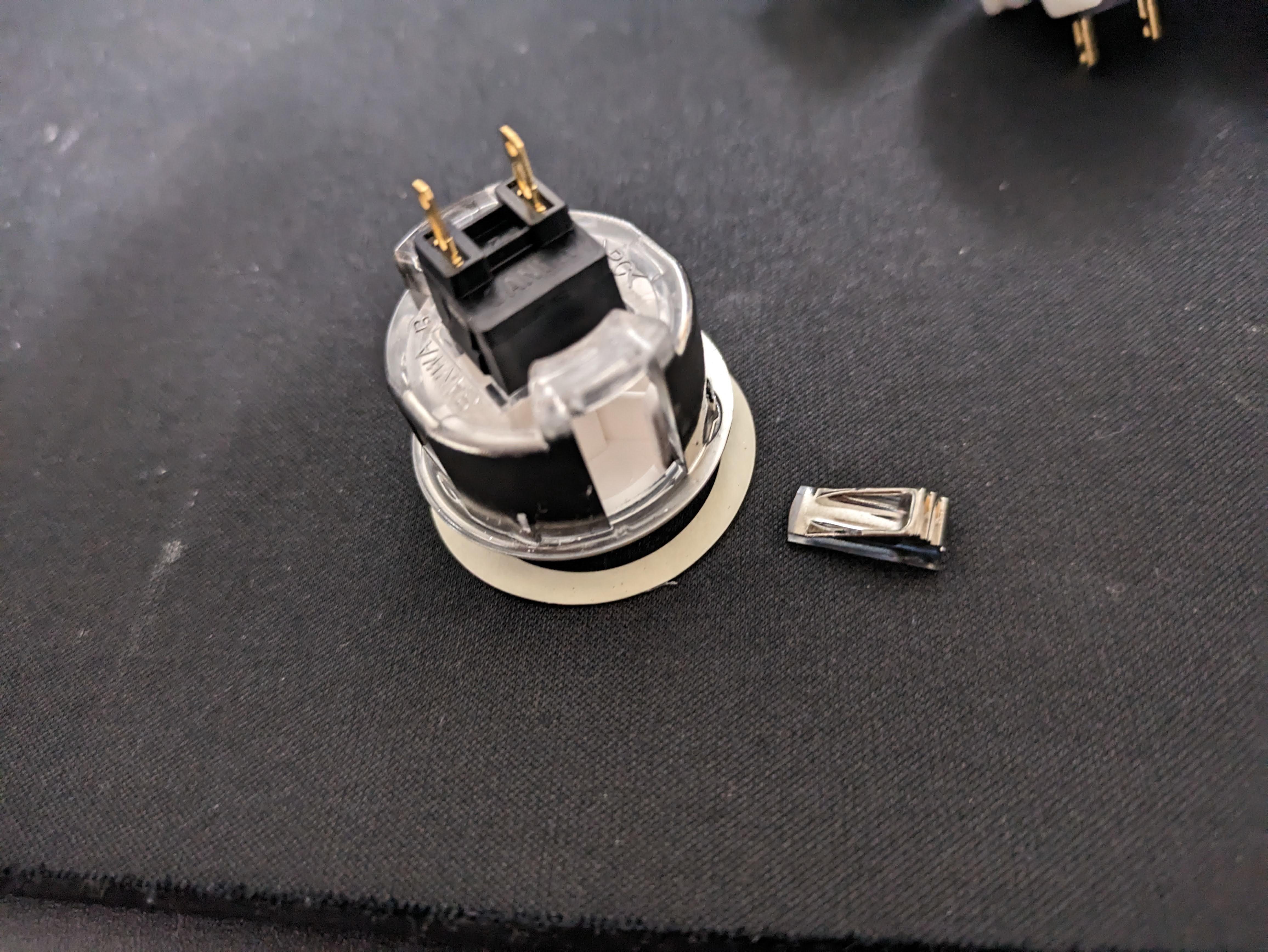 アケコン改造のすゝめ：ファイティングエッジ刃のレバー・ボタンを三和