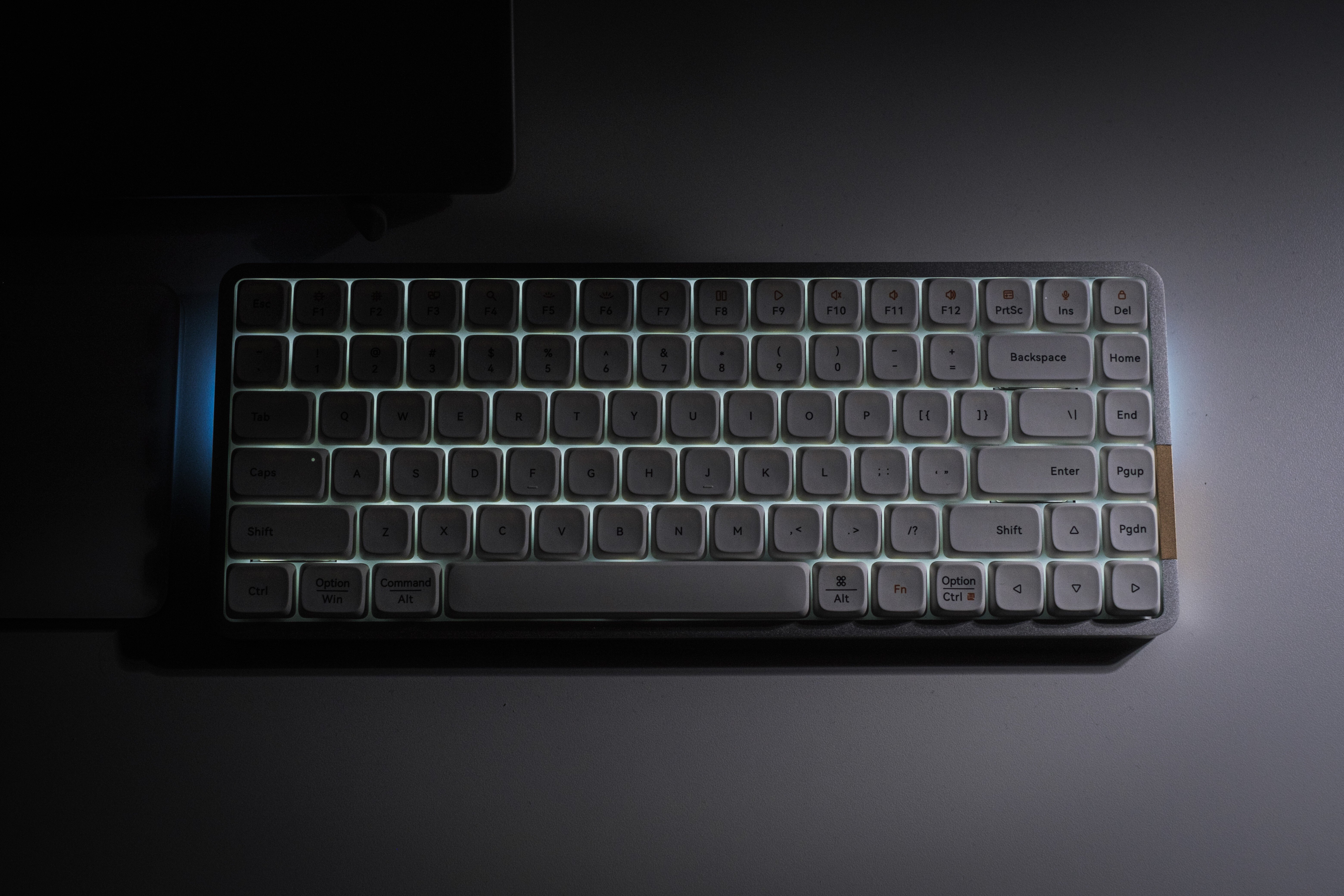 Lofree FLOWでキーボード沼への一歩を踏み出したかもしれない｜Harushika