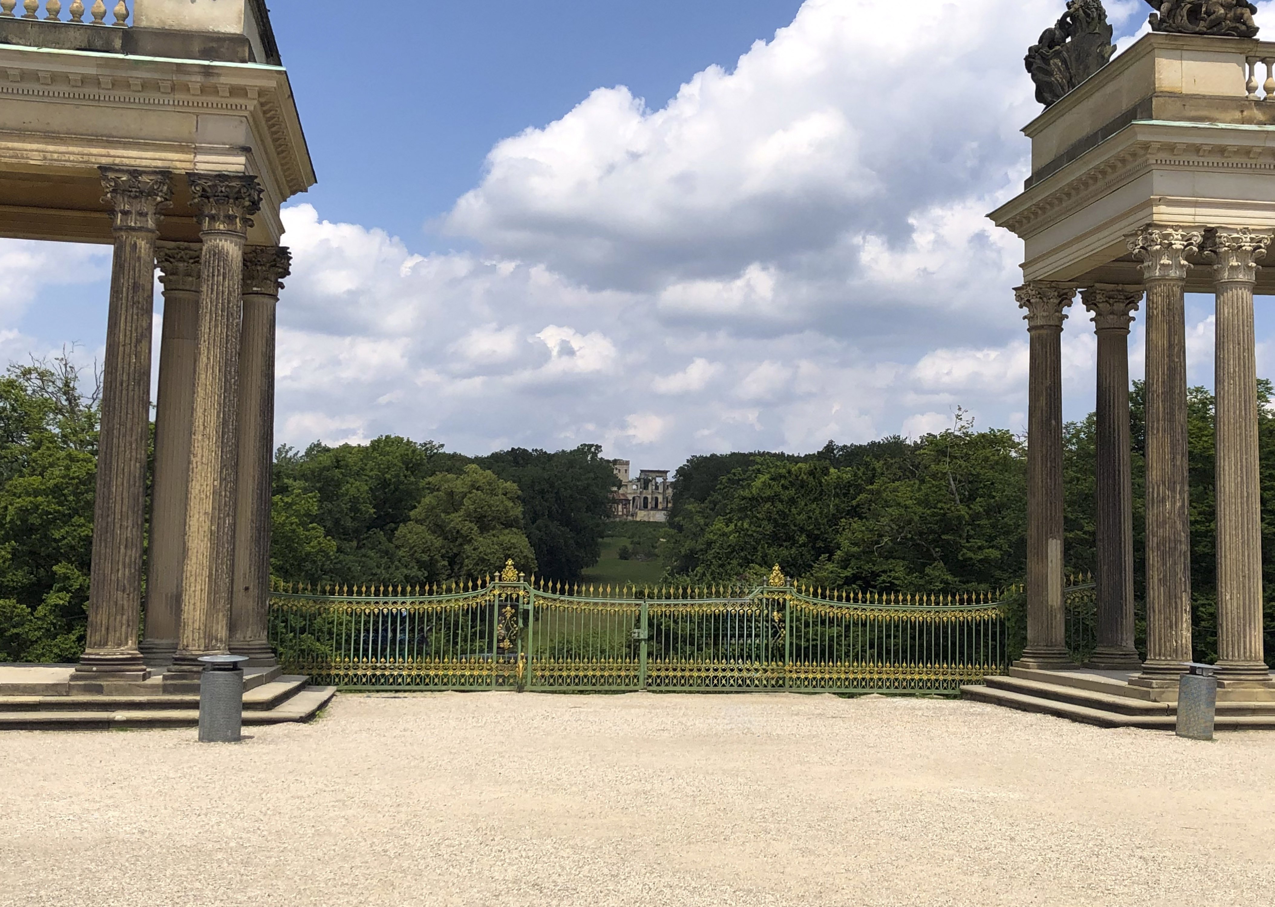 ルイーネンベルク──フリードリヒ大王の人工廃墟｜igelmaus