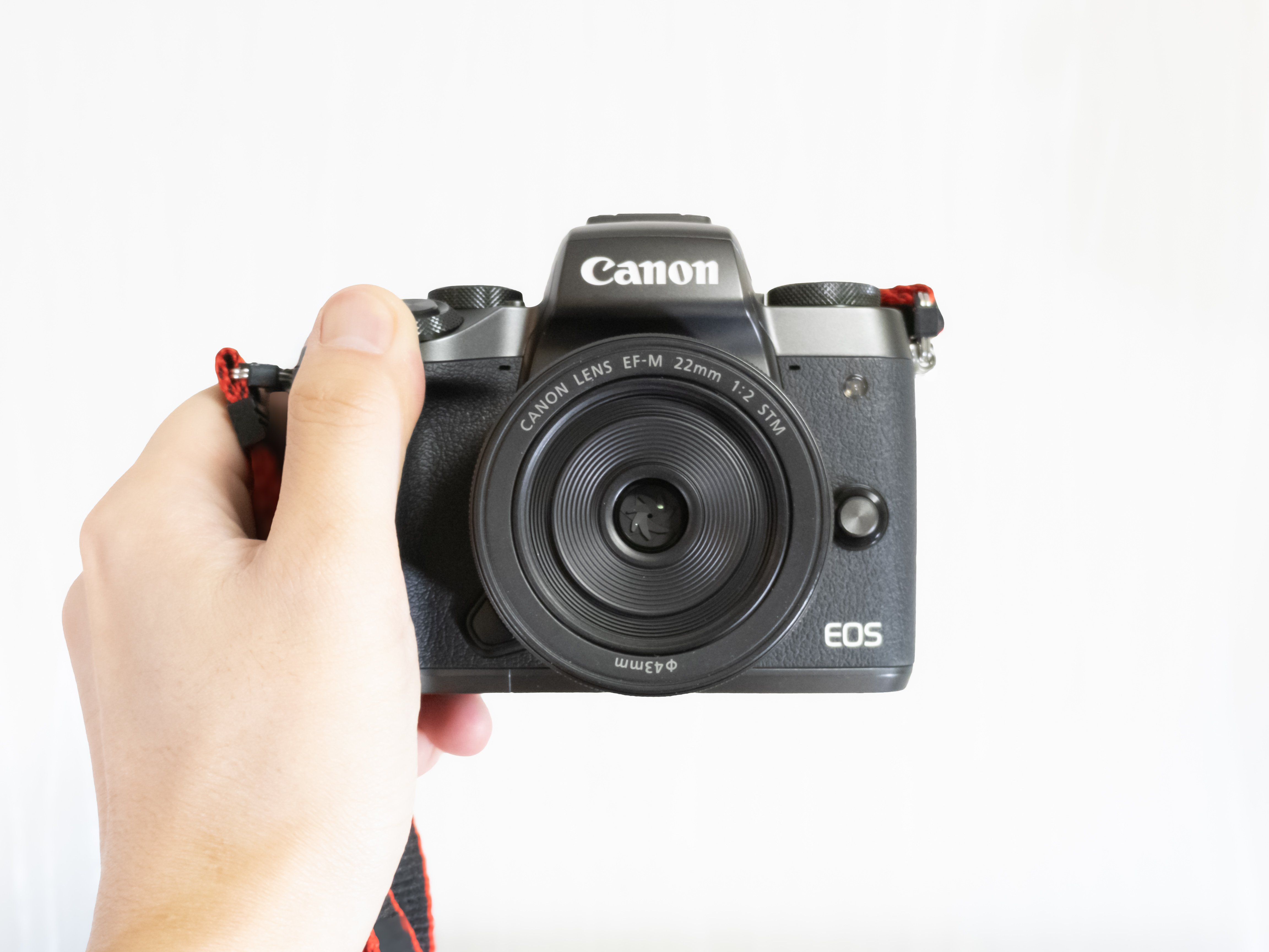 ガジェットレビュー】単焦点の神レンズ‼│キヤノン EF-M 22mm F2 STM