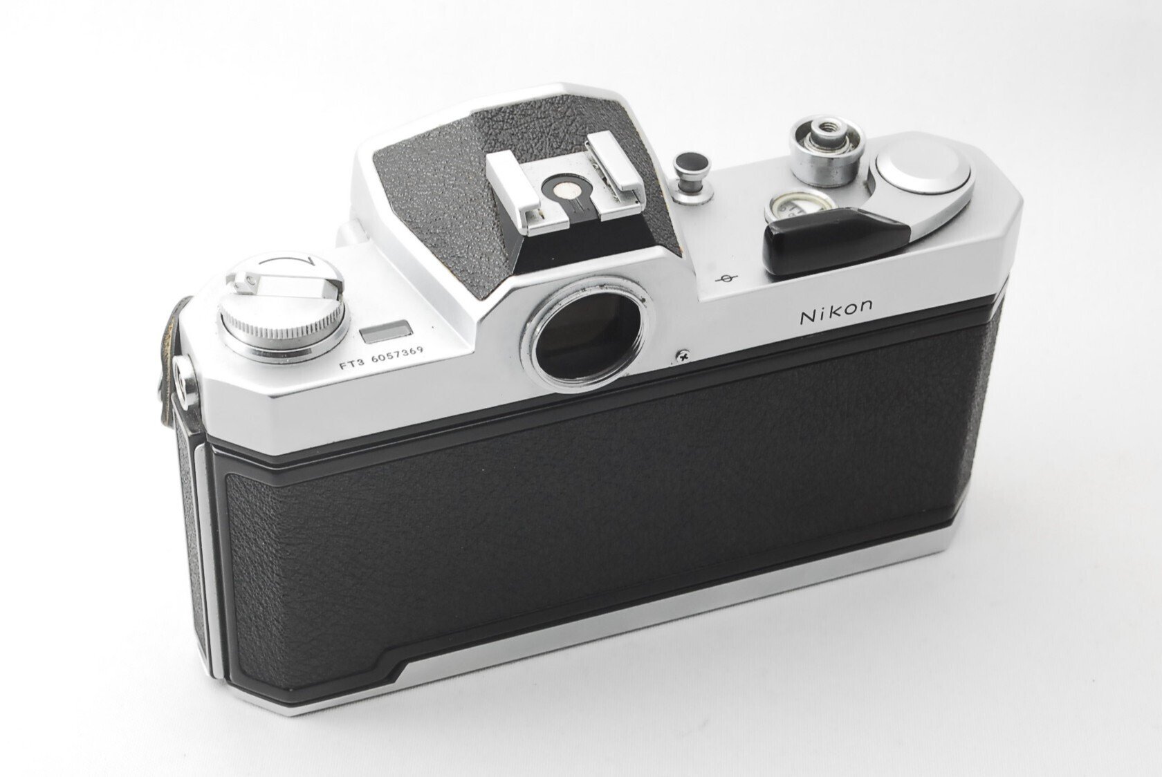 Nikon Nikomat FT2の分解｜フィルムカメラ修理のアクアカメラ