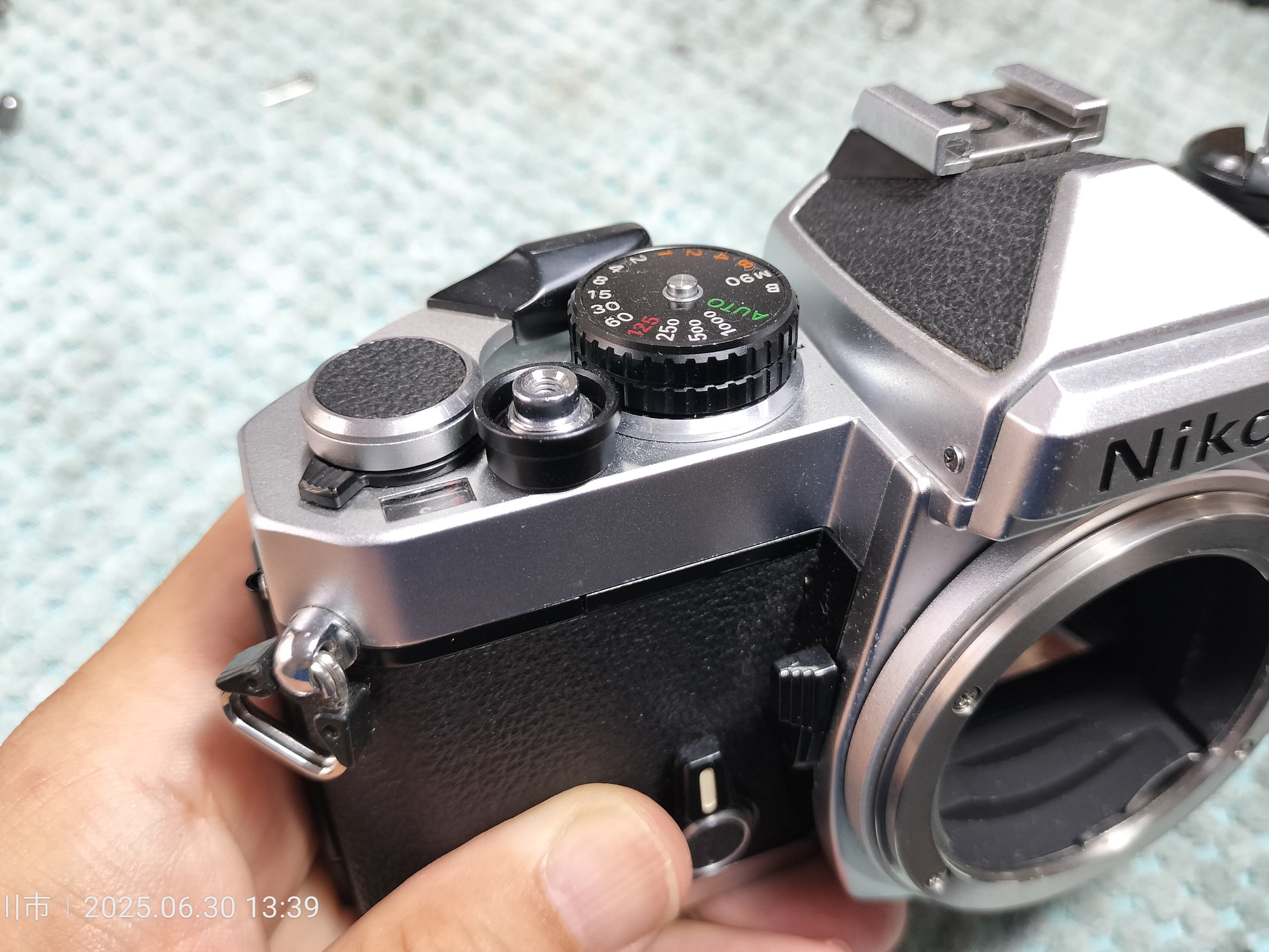 Nikon Feの分解｜フィルムカメラ修理のアクアカメラ