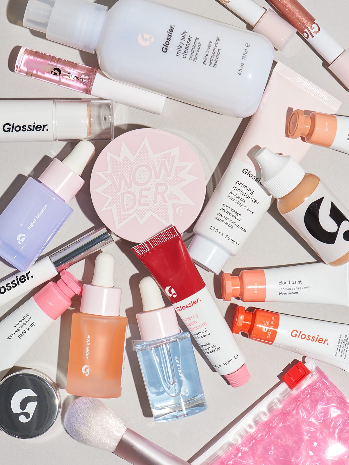 噂のピンクのコスメ「glossier(グロッシアー)」現地購入した人気