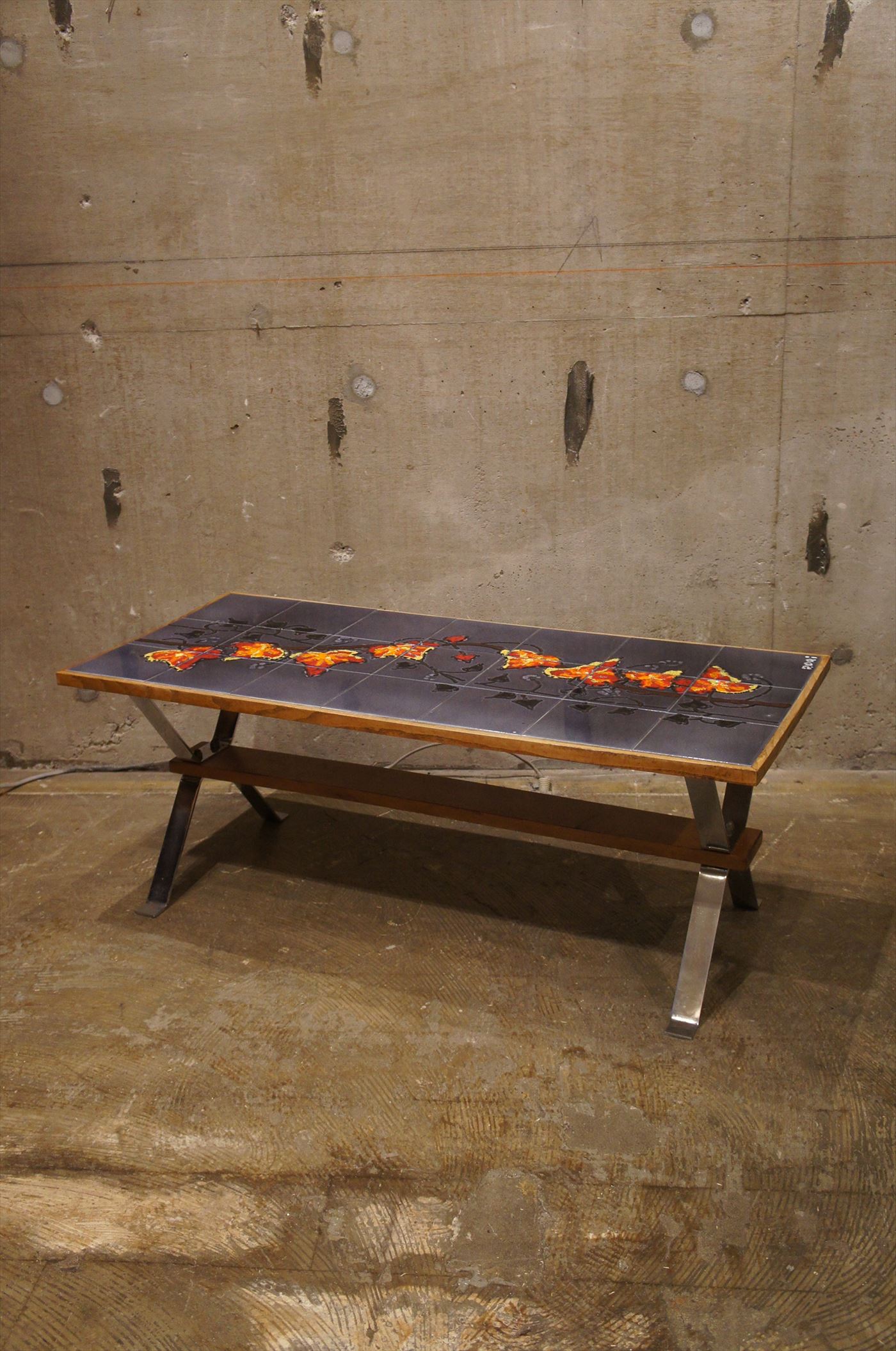 ベルギー タイルトップ コーヒーテーブル | ARTICLE PRODUCT