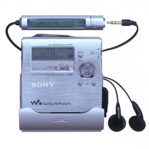 ソニー、MDLPグループ機能搭載のポータブルMDレコーダ