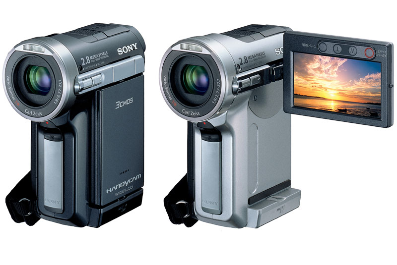 ソニー、独自開発のCMOSセンサ3板式DVカメラ