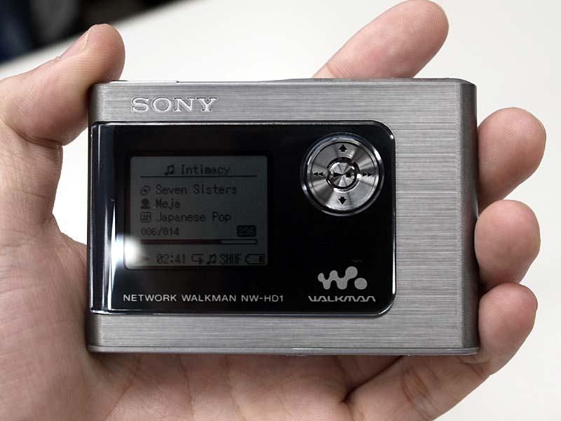 ソニー、世界最小/最軽量の20GB HDD搭載ネットワークウォークマン