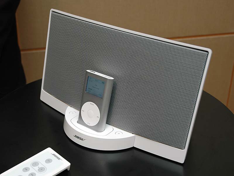 ボーズ、iPod専用スピーカー「SoundDock」
