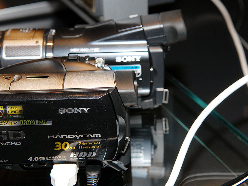 ソニー、世界初のAVCHD対応DVD/HDDカム