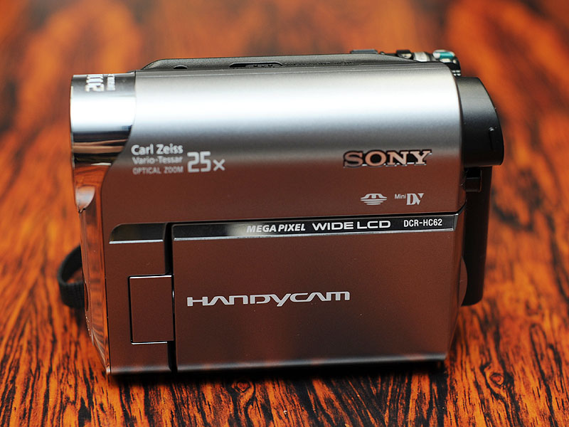 ソニー、SD画質のHDDカムとDVカム