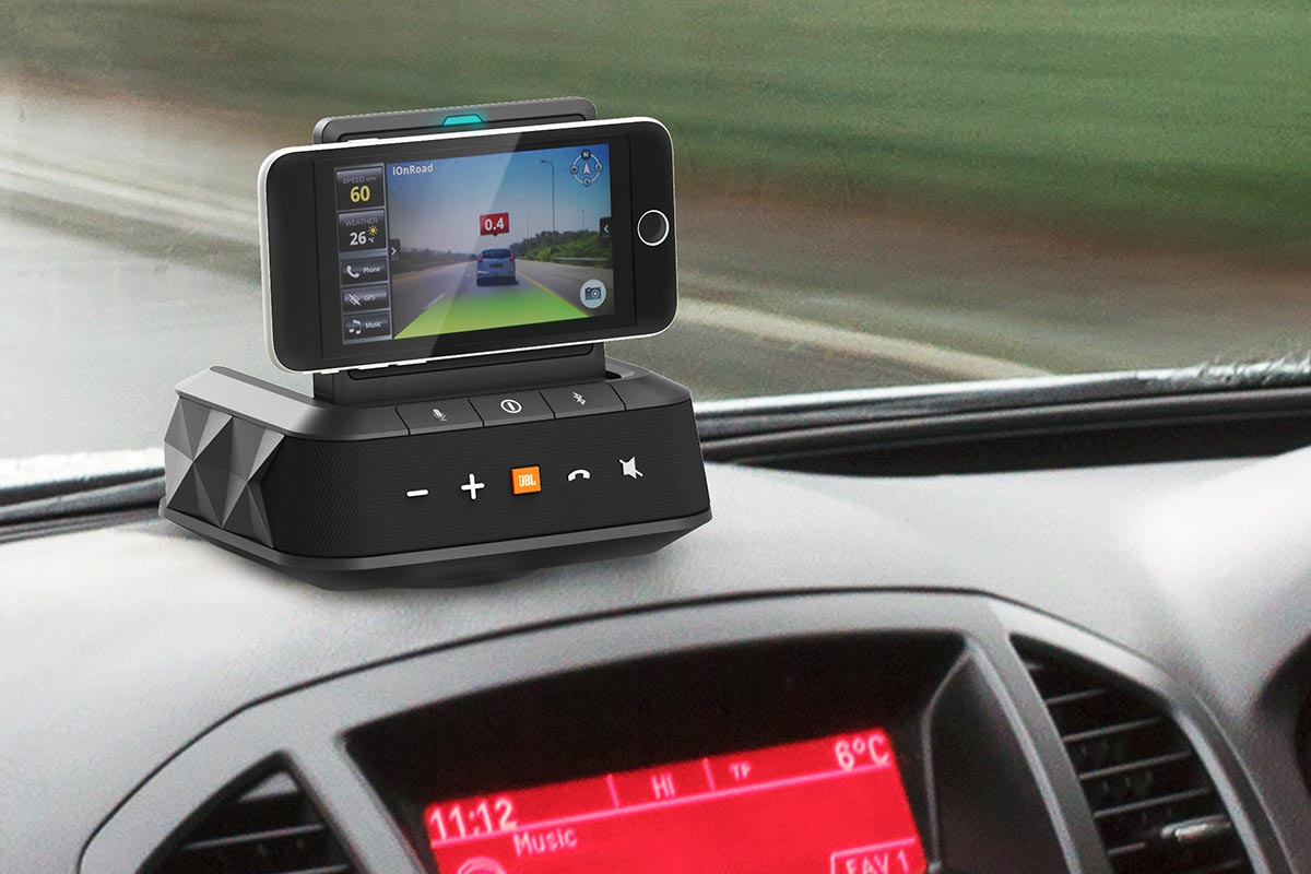 スマホを置けるJBL車載Bluetoothスピーカー「SMARTBASE」、5月31日発売