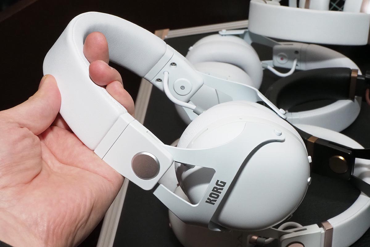 コルグ、耳を爆音から守るノイズキャンセルヘッドフォン。VOXの楽器
