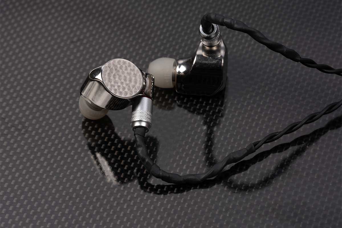 Brise Audio、ソニー「IER-Z1R」の特徴を活かすリケーブル - AV Watch