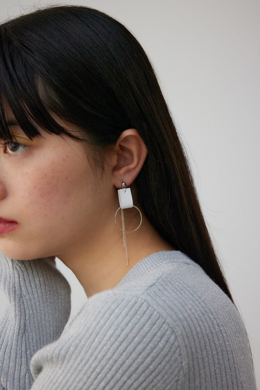 フェイクレザーバイカラーアシンメトリーピアス｜WOMEN｜250HSB56-394B