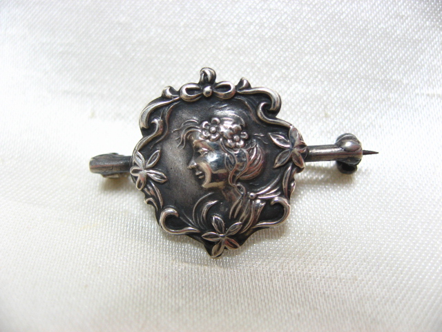STERLINGヴィクトリアンシルバーブローチ(アンティーク