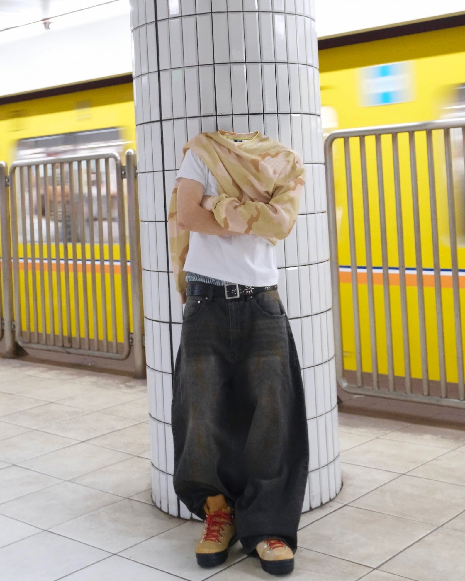 Mud-Washed Baggy Denim – BELVET