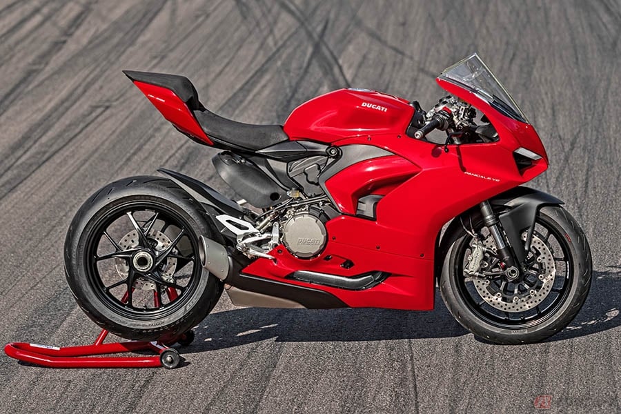 ドゥカティ新型「パニガーレV2」 伝統のLツインを継承するスーパー