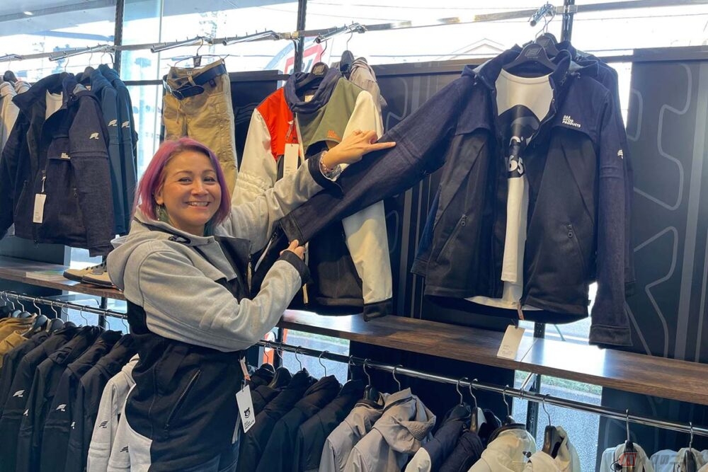 バイクはオシャレにカッコよく乗りたい！クリスさんのHYOD TOKYO店