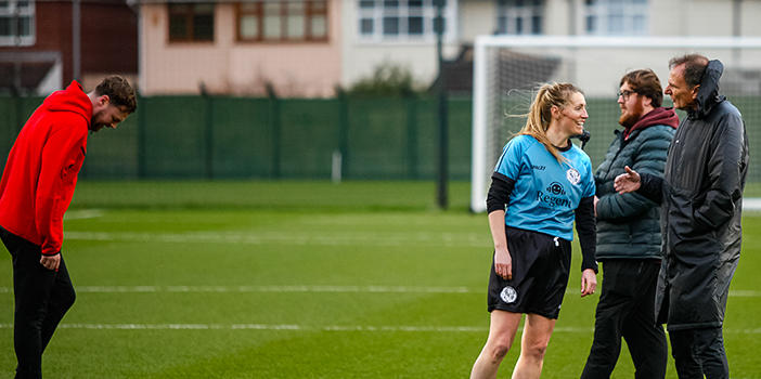 スポーツ・フィットネス ULTIMATE LIVERPOOL FC Women's Liverpool F.C VaporKnit Drill Strike Elite ADV Football