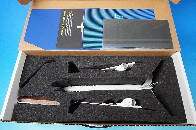1:200 A350-900 Air France F-HUVA Pacmin airplane model – Boost