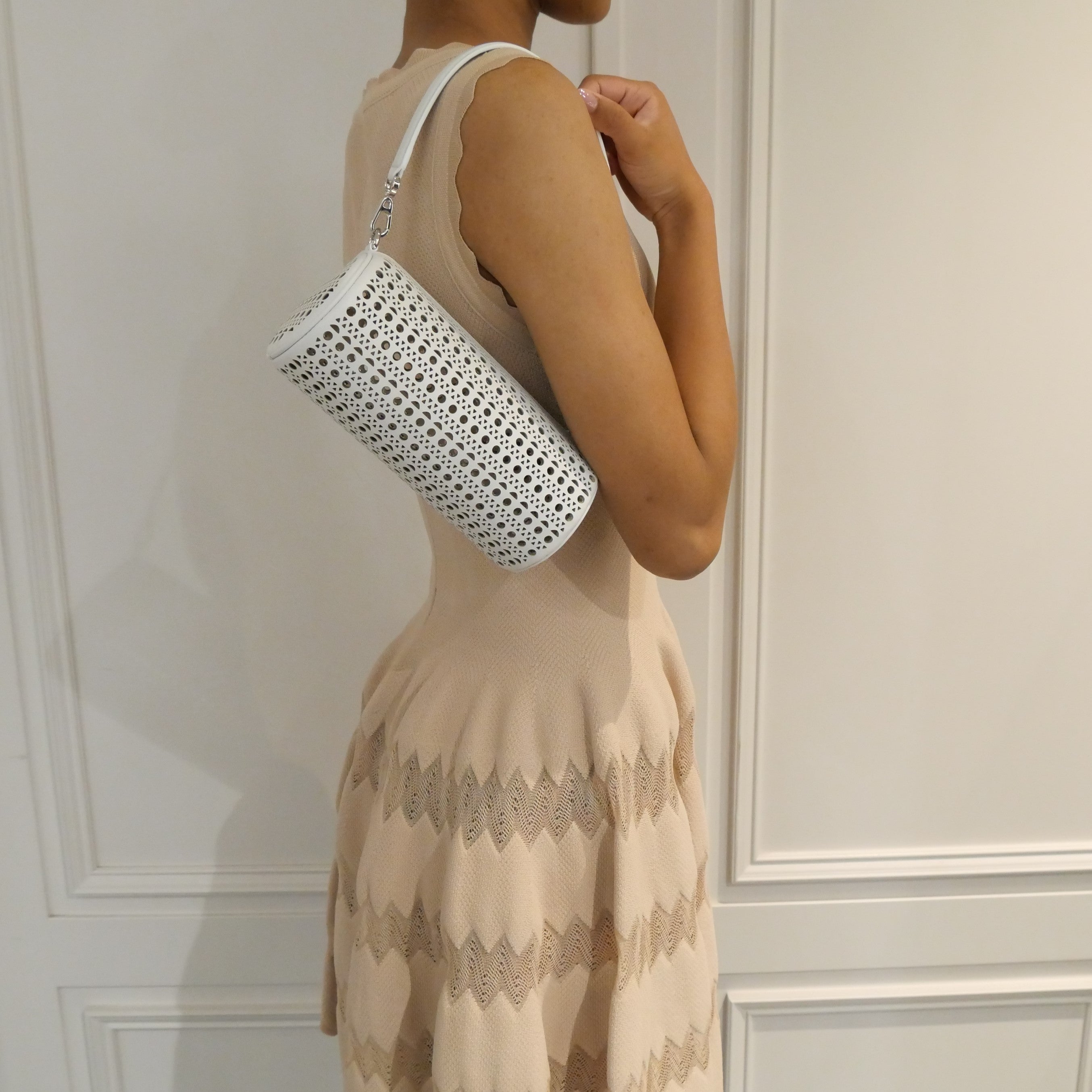 正規品・送料無料】ALAÏA / SMALL TUBE BAG (WHITE) | BOLS・1987 公式