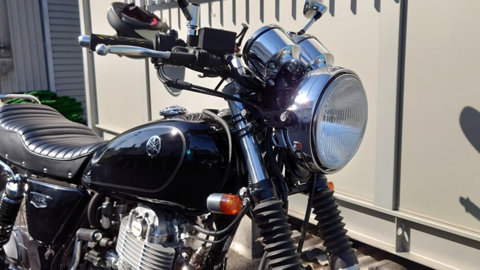 SR400 ボアエース ヘッドライトステー ノーマルライトアダプタ ライト