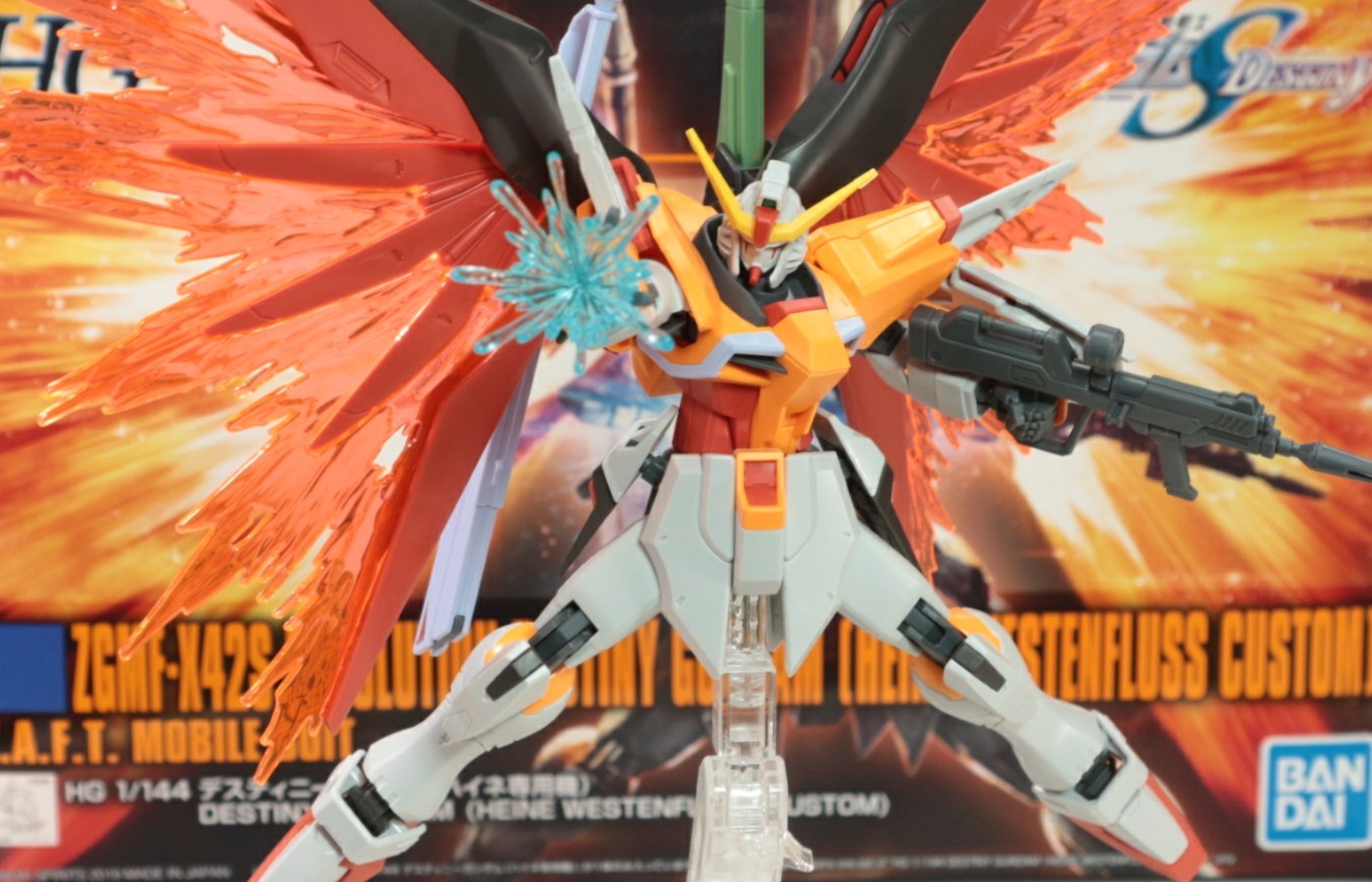 HGCE 1/144 デスティニーガンダム(ハイネ専用機)のご紹介！ - 先人に