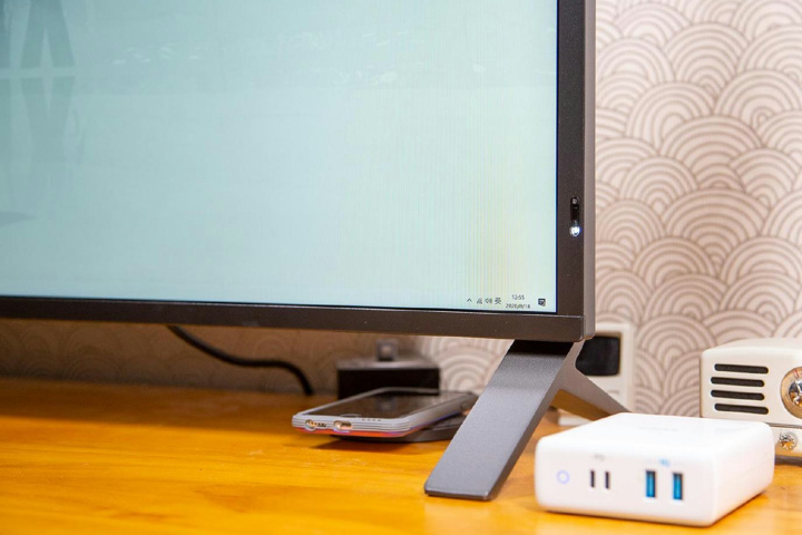 Philips、久々の新製品となる43インチ IPSパネルの4K UHD液晶モニター