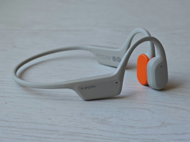 Xiaomi、水泳でも使えるIP68防塵防水＆32GBメモリ内蔵の骨伝導