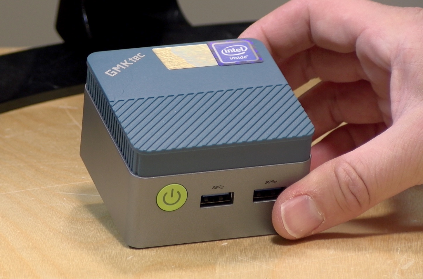 The GMKTec G5, a Mini, Mini-PC, Packs a Punch - Lon Seidman & Lon
