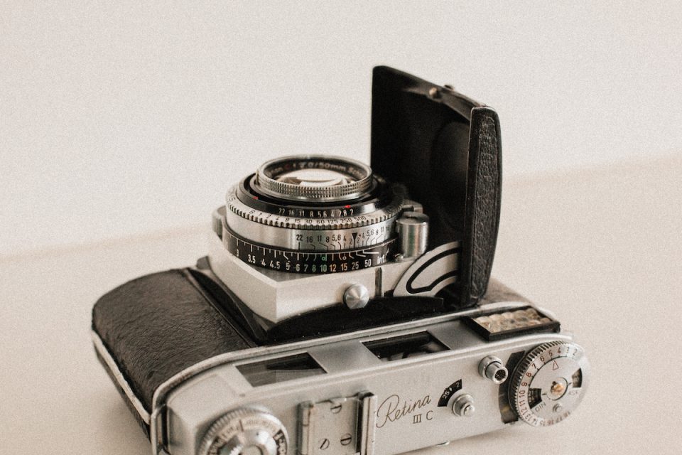 Kodak Retina IIICの真髄。モダンな風景をフィルムで切り取る