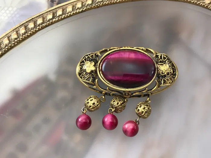 ヨーロッパ・アメリカで出会ったヴィンテージ ブローチ | Blue Swallow