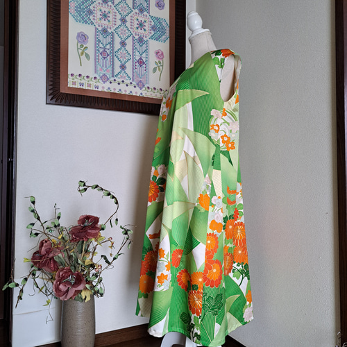 ☆ 着物リメイク/お振り袖/正絹/ノースリーブ/Vネックワンピース/一