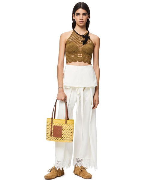 LOEWE（ロエベ）の「スクエア バスケットバッグ スモール (蜂の巣編み