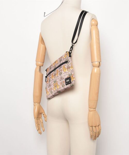 Onitsuka Tiger（オニツカタイガー）の「PRINTED SACOCHE / プリン