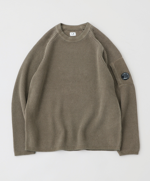 C.P. Company / シーピーカンパニー】CREW NECK IN CHENILLE COTTON
