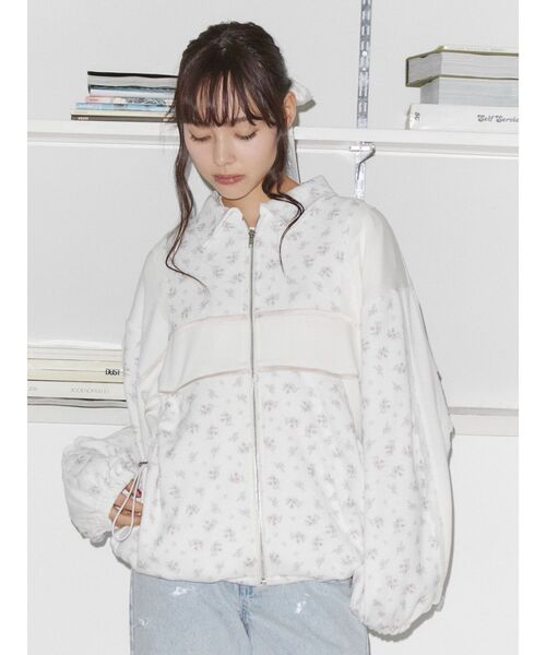 merry jenny（メリージェニー）の「floralコンビトラックジャケット