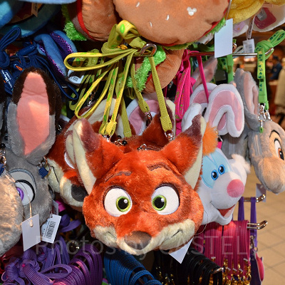 ジュディのパスケース（左側）とニックのパスケース（右側