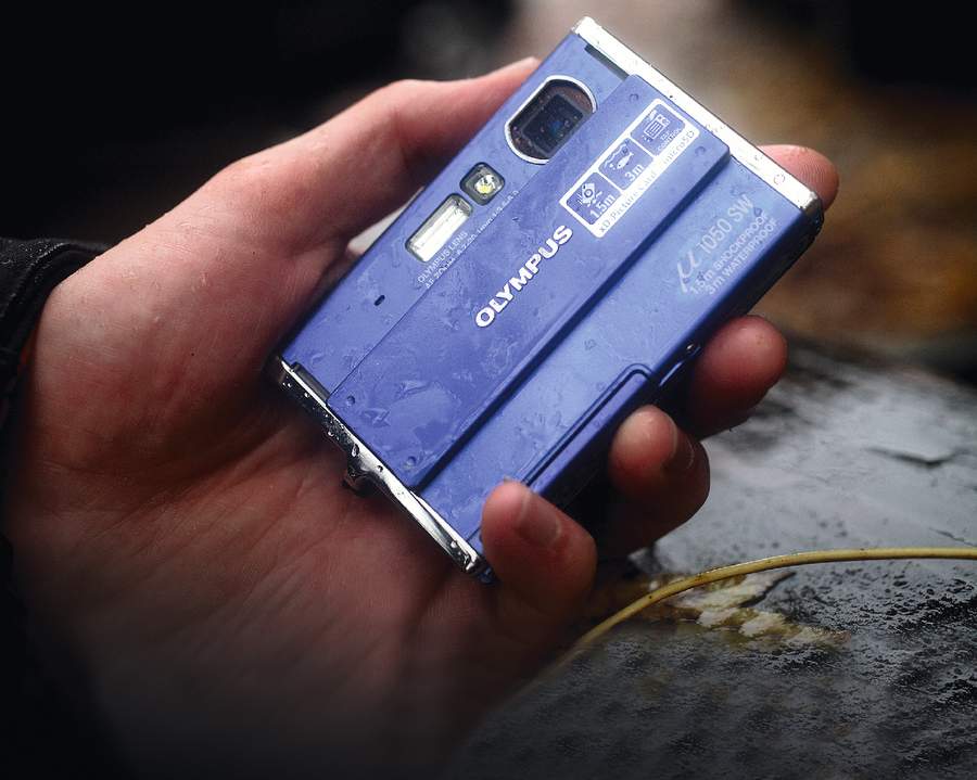 Olympus 1050SW camera