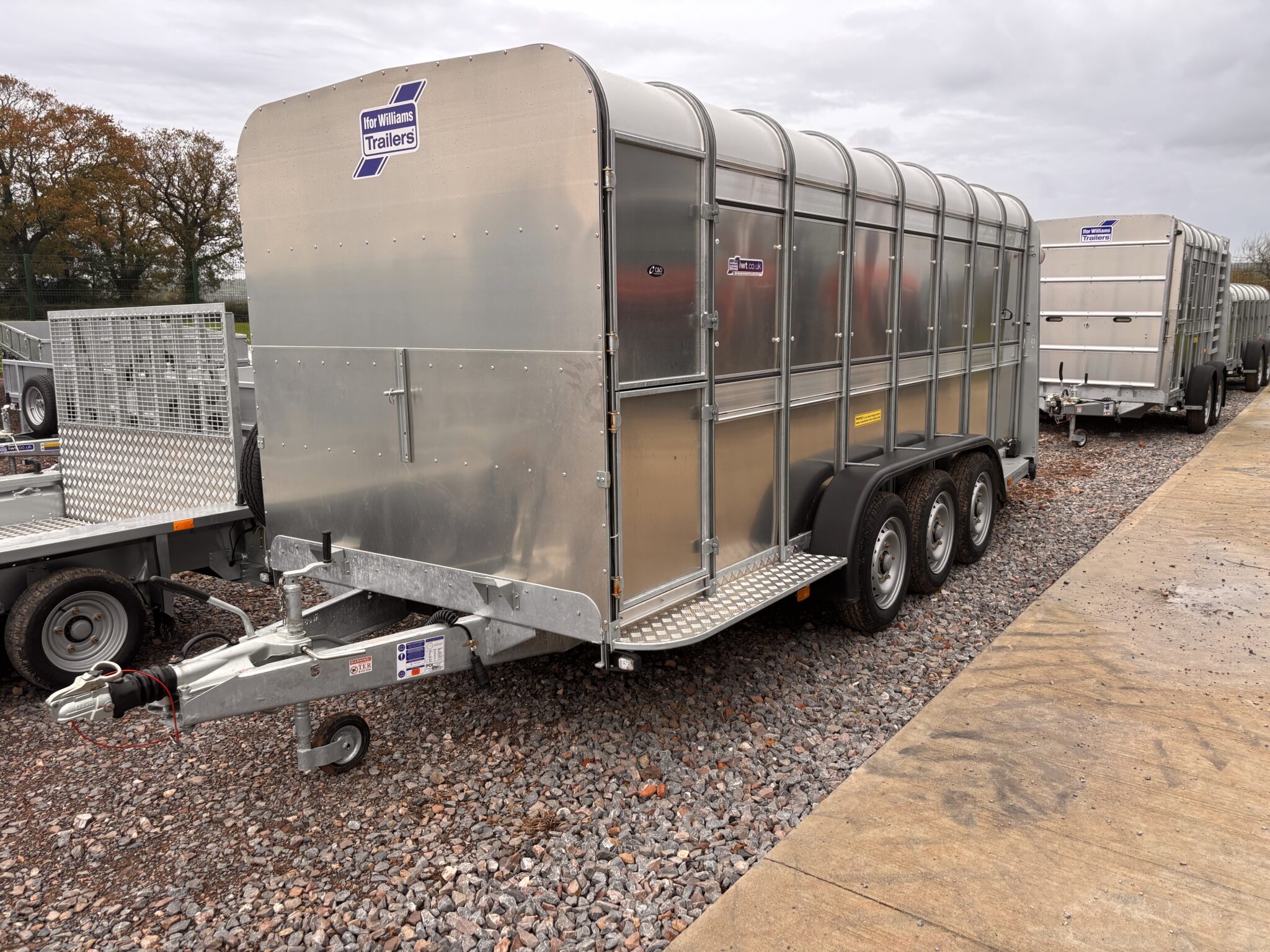 Ifor Williams TA510g 16'x6' Tri-Axle Livestock trailer - C&O