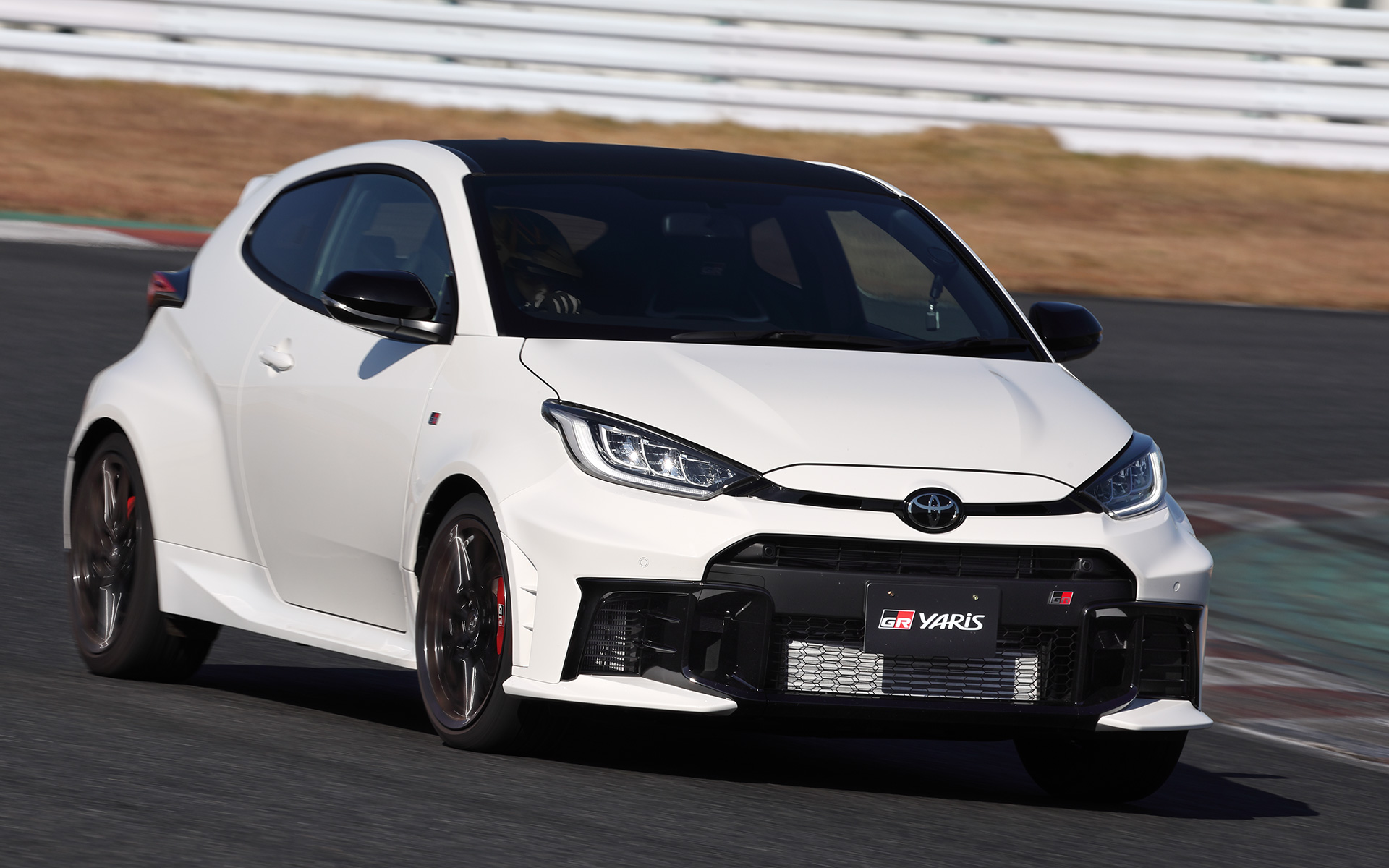 新開発8速AT搭載、進化型「GRヤリス プロトタイプ」をターマックと